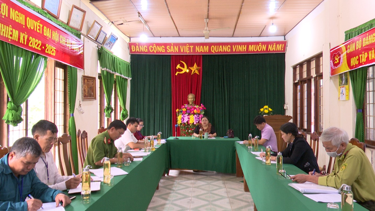 Chủ tịch UBND huyện Y Thanh làm việc với UBND xã Đăk Kroong