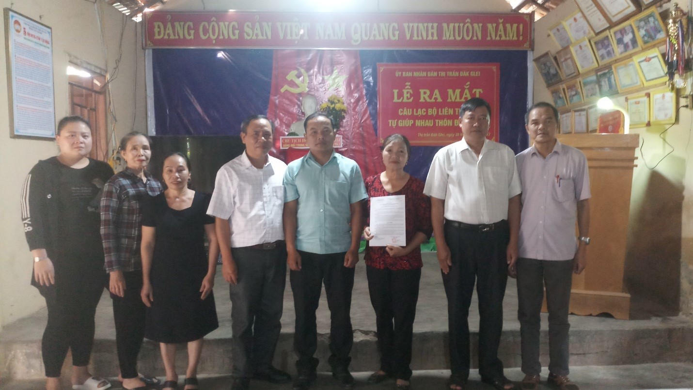 Lễ ra mắt CLB liên thế hệ tự giúp nhau thôn Đăk Dung, thị trấn Đăk Glei