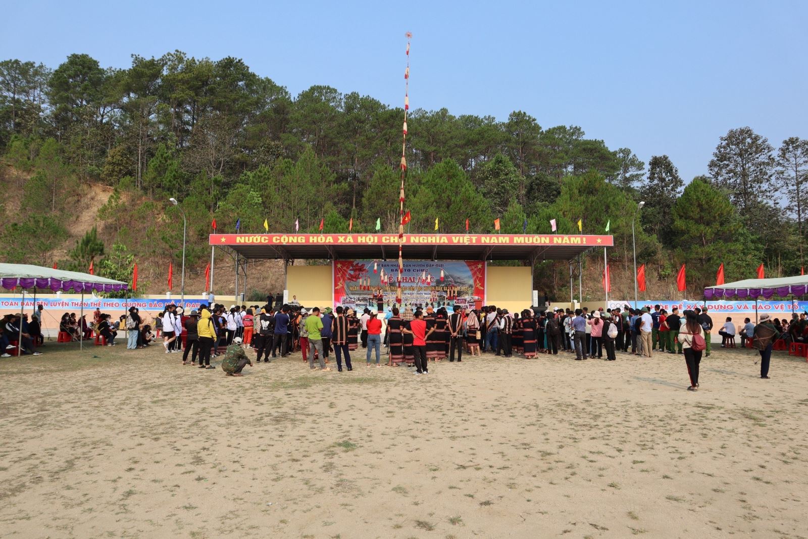 Lễ khai mạc ngày Hội văn hóa thể thao các dân tộc huyện Đăk Glei năm 2024.