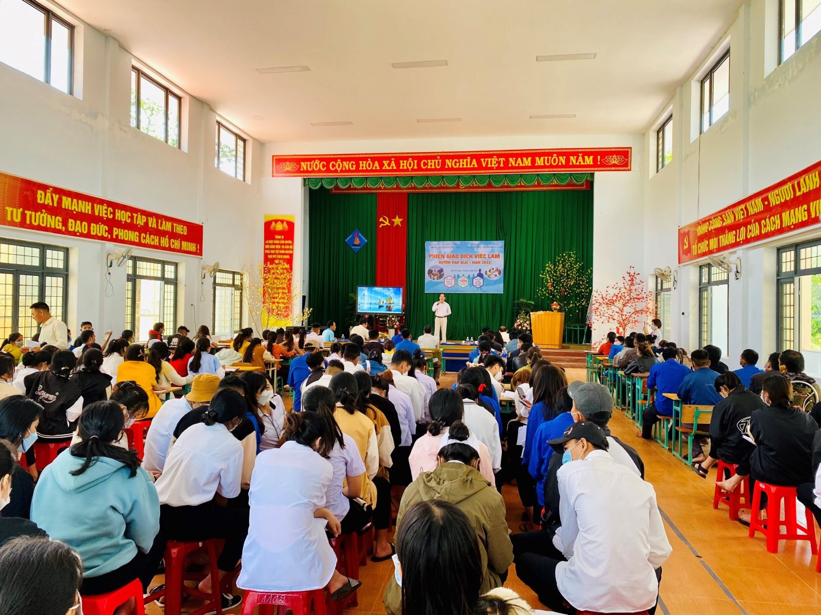 Huyện Đắk Glei tổ chức phiên giao dịch việc làm  năm 2022