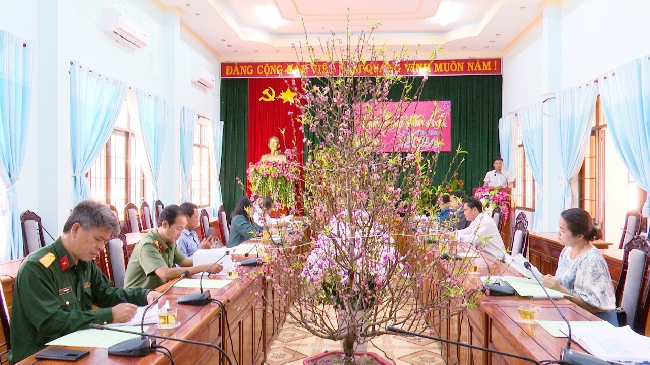 Huyện ủy Đăk Glei tổ chức họp mặt đầu Xuân năm 2024