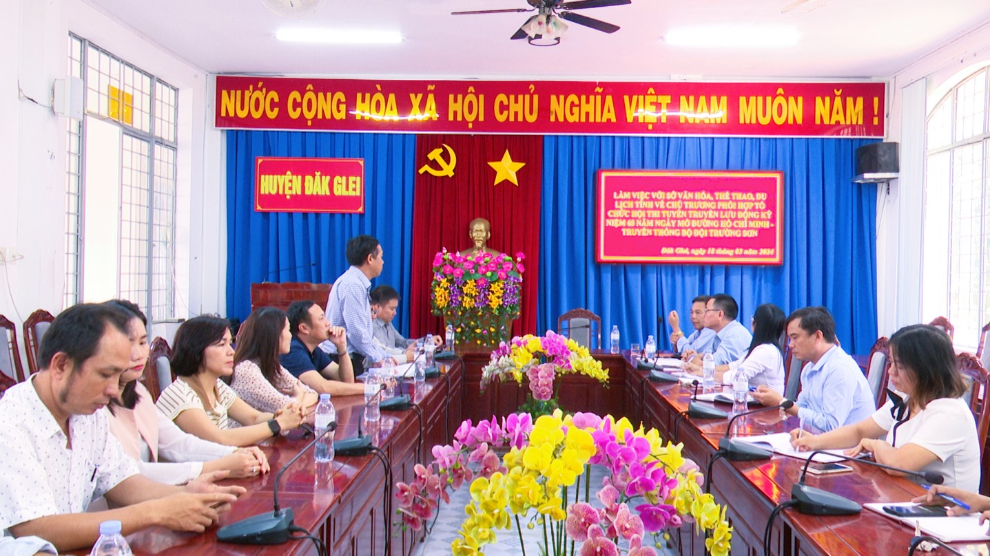 Huyện Đăk Glei làm việc với sở văn hóa, thể thao, du lịch tỉnh Kon Tum