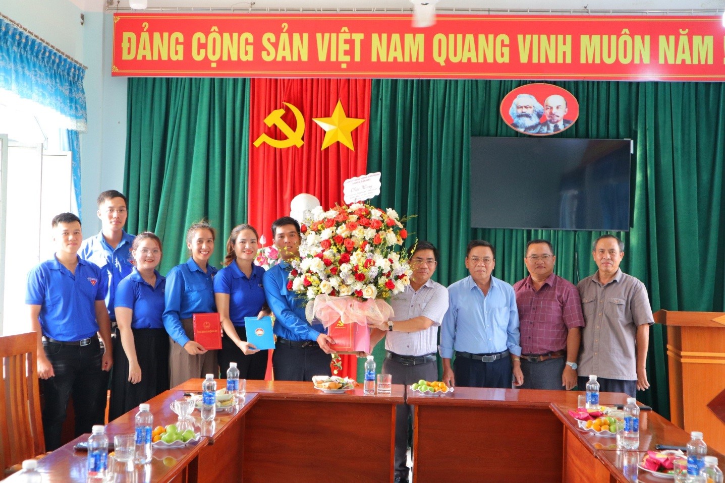 Lãnh đạo huyện Đăk Glei thăm, chúc mừng ngày thành lập Đoàn TNCS Hồ Chí Minh (26/3/1931-26/3/2024)