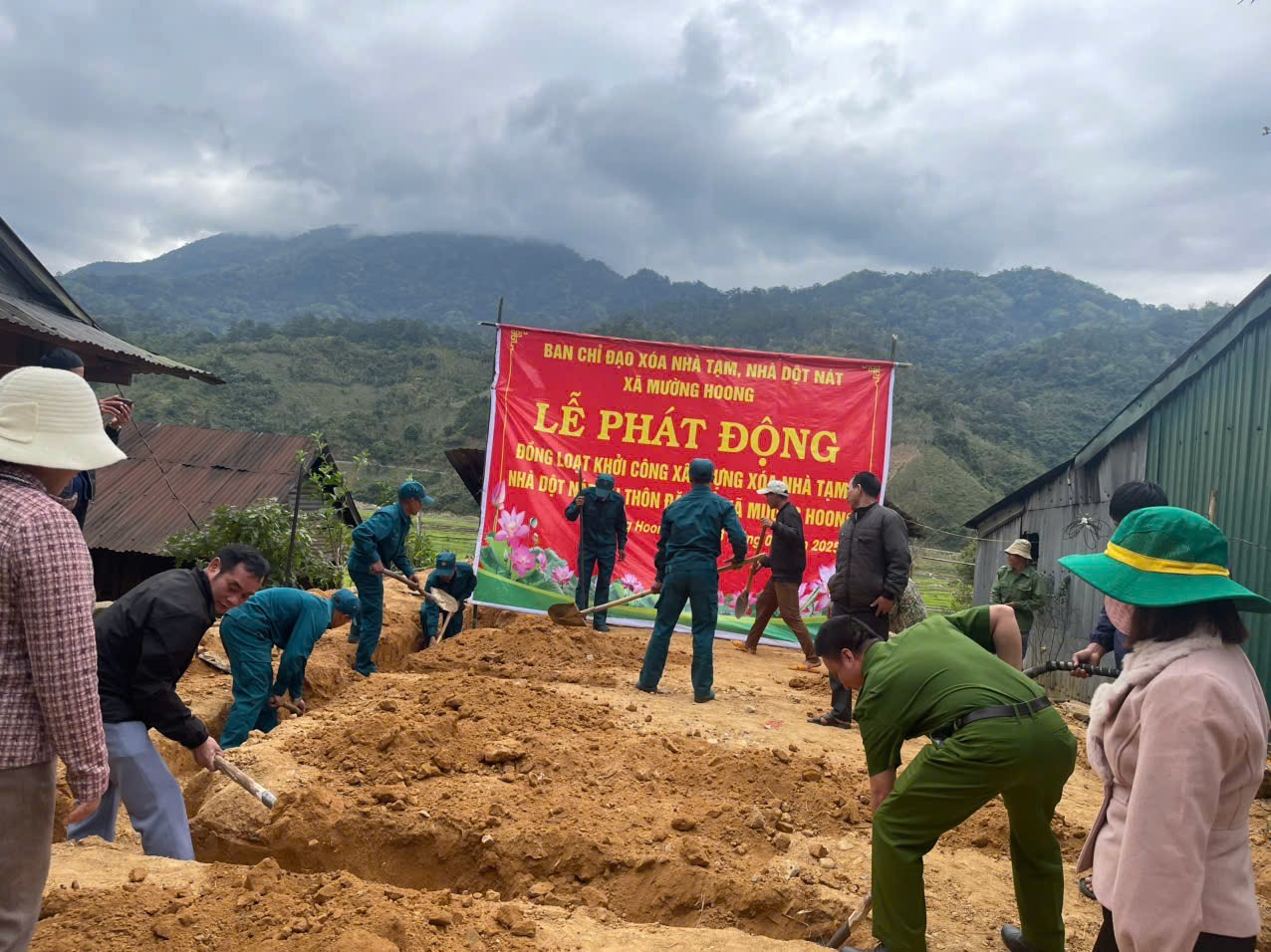 Lễ phát động đồng loạt khởi công xây dựng xóa nhà tạm, nhà dột nát tại xã Mường Hoong