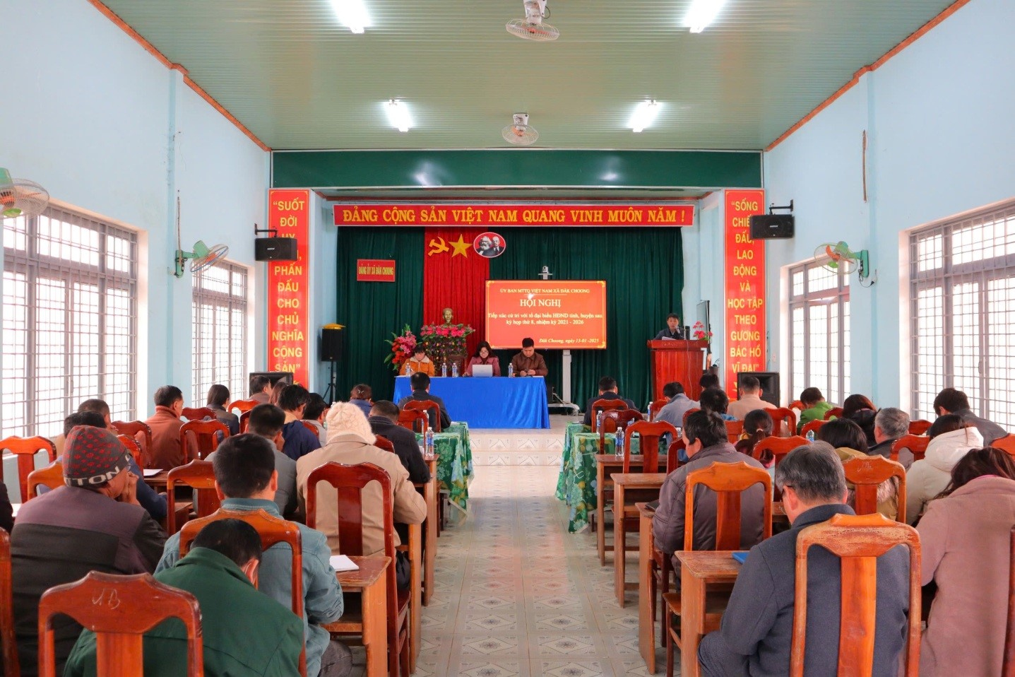Tổ đại biểu HĐND tỉnh, HĐND huyện Đăk Glei tiếp xúc cử tri tại xã Đăk Choong